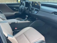 Lexus ES 300h Luxury Edition - фото 10