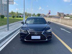 Lexus ES 300h Luxury Edition - фото 2