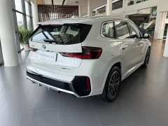 BMW iX1 eDrive25L M Sports Package - фото 3