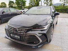 Toyota Avalon Hybrid 2.0L Elite Edition - фото 1