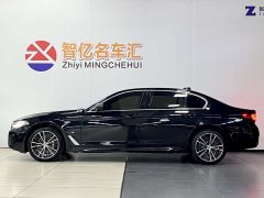 BMW 5 Series 530Li leading M sports package - фото 3