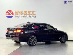 BMW 5 Series 530Li leading M sports package - фото 4