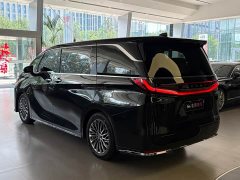 Lexus LM 2025 500h Four-Seater Imperial Edition - фото 4