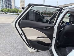 Lynk & Co Weilan 6 plug-in hybrid interconnected fashion - фото 19