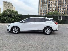 Lynk & Co Weilan 6 plug-in hybrid interconnected fashion - фото 6