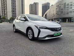 Lynk & Co Weilan 6 plug-in hybrid interconnected fashion - фото 7