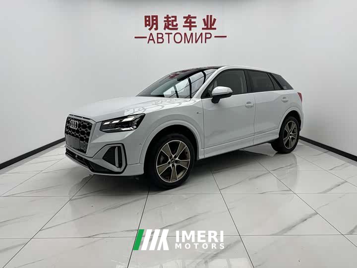 Audi Q2L 35 TFSI fashionable and dynamic - автомобиль из Китая
