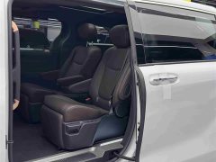 Toyota SIENNA 2021 2.5L Hybrid Platinum Edition - фото 7