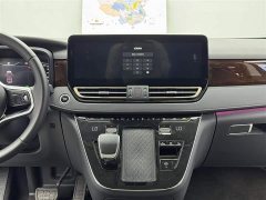 Hongqi HQ9 PHEV 2.0T four-wheel drive luxury version - фото 10