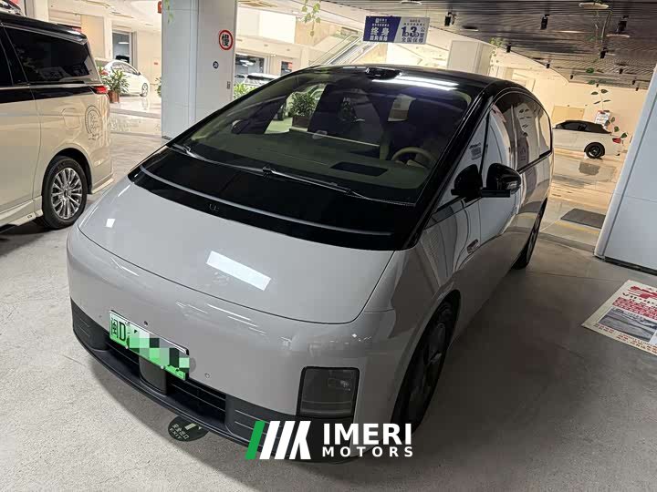 Li Auto Ideal MEGA Home Family Special Edition
