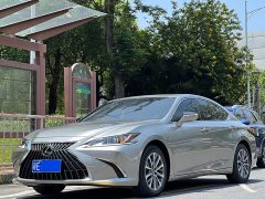 Lexus ES 2022 200 Deluxe Edition - фото 1