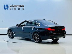 BMW 5 Series facelift 530Li leading M sports package - фото 4