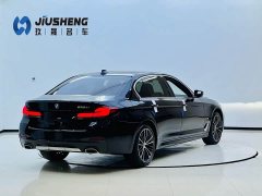 BMW 5 Series facelift 530Li leading M sports package - фото 6