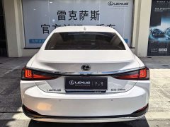 Lexus ES 200 Excellence Edition - фото 3