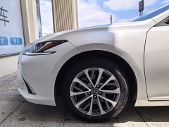Lexus ES 200 Excellence Edition - фото 4