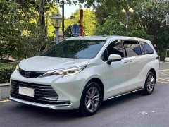 Toyota SIENNA 2.5L hybrid four-wheel drive luxury version - фото 1
