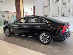 Hongqi H5 2023 2.0T Automatic Intelligent Connected Flag Edition - фото 3