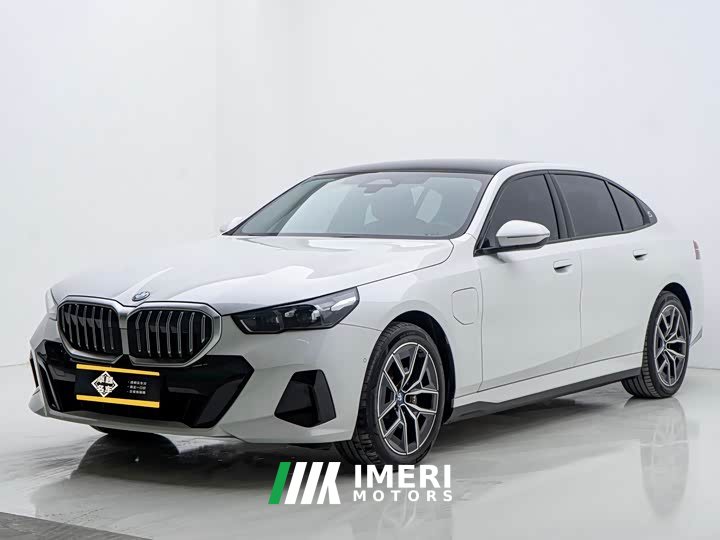 BMW i5 2024 eDrive 35L M Sports Package - автомобиль из Китая