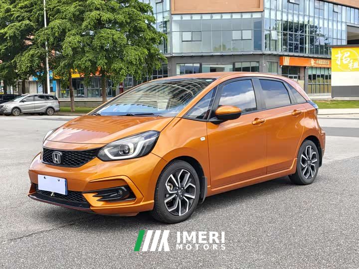 Lynk & Co LIFE 1.5L CVT SPORT Heartbeat Edition - автомобиль из Китая