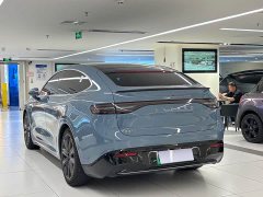 Luxeed Zhijie R7 extended range 251km Max - фото 6
