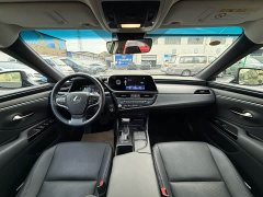 Lexus ES 260 Excellence Edition - фото 4