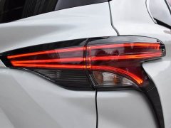 Toyota SIENNA 2021 2.5L Hybrid Platinum Edition - фото 20
