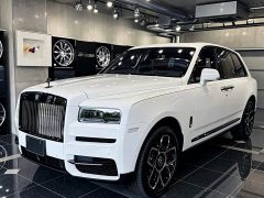Rolls-Royce Cullinan Black Badge - фото 1