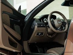 Aston Martin DB12 4.0T V8 Coupe - фото 10