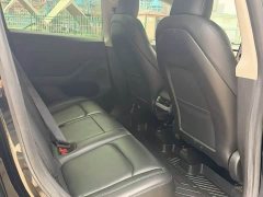 Tesla Model Y standard range rear-wheel drive version - фото 8