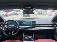 BMW 5 Series 530Li Leading M Sports Package - фото 17