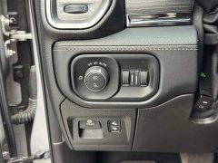 RAM Trucks 2022 5.7L automatic - фото 17