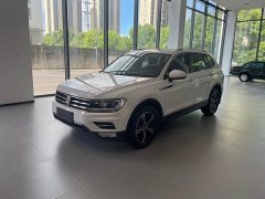 Volkswagen Tiguan L 330TSI automatic two-wheel drive smart version - фото 1