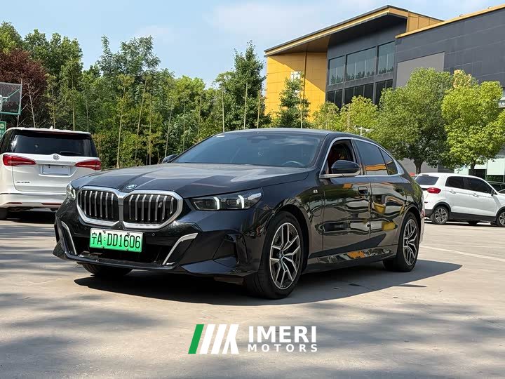 BMW i5 eDrive 35L M Sport Package - автомобиль из Китая