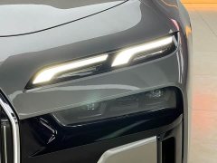 BMW 7 Series 2023 735Li M Sports Package - фото 16