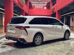 Toyota SIENNA 2.5L Hybrid Comfort Edition - фото 2