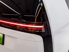 Li Auto Ideal MEGA Ultra - фото 13