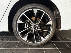 Audi A3 A3L Limousine 35TFSI Flying Spur Exclusive - фото 14