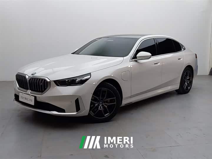BMW i5 2024 eDrive 35L Luxury Package - автомобиль из Китая