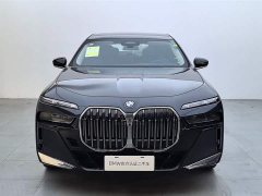 BMW 7 Series 2023 740Li M Sport Package - фото 2
