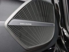 Audi Q5L 45th Anniversary Collector's Edition 45 TFSI Luxurious and Dynamic - фото 12