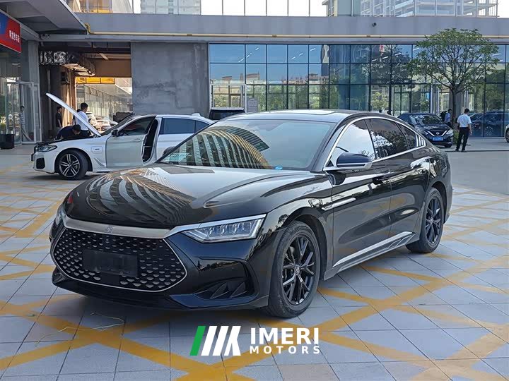 BYD Han DM-i Honor Edition 121KM Premium Type - автомобиль из Китая