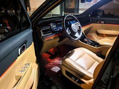 Li Auto ONE Extended-Range 6-Seater - фото 4