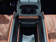 Lynk & Co Hyper HT 825 Max - фото 12