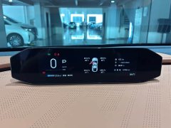 Lynk & Co Hyper HT 825 Max - фото 13