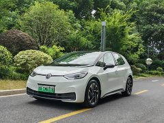 Volkswagen ID.3 2025 facelift, smart version, extremely smart version - фото 1