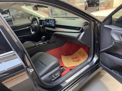 Toyota Camry Hybrid 2.0HG Premium Edition - фото 17