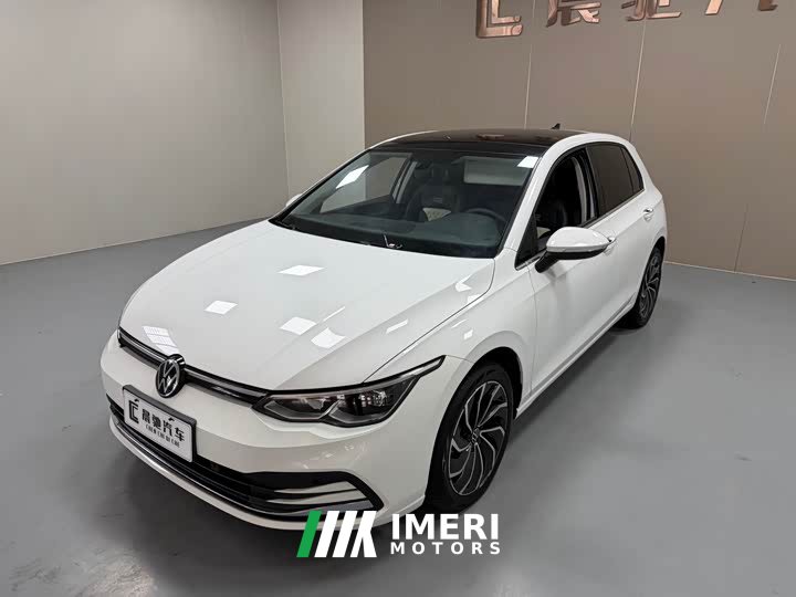 Volkswagen Golf 2021 200TSI DSG Pro - автомобиль из Китая