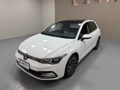 Volkswagen Golf 2021 200TSI DSG Pro - фото 1