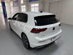 Volkswagen Golf 2021 200TSI DSG Pro - фото 6