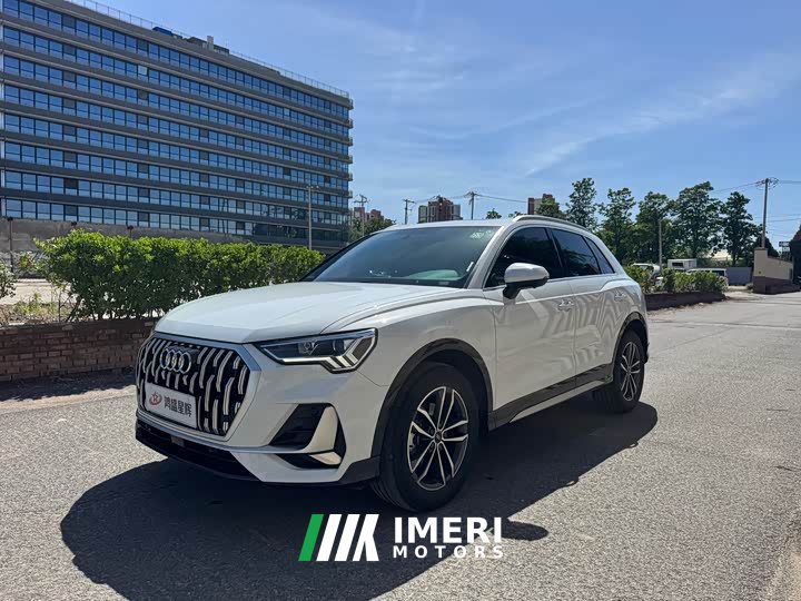 Audi Q3 35 TFSI Progressive Elegant Edition - автомобиль из Китая